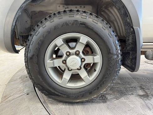 Used 2002 Nissan Frontier XE image 9