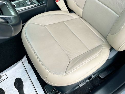 Used 2020 Ford Explorer Limited image 19