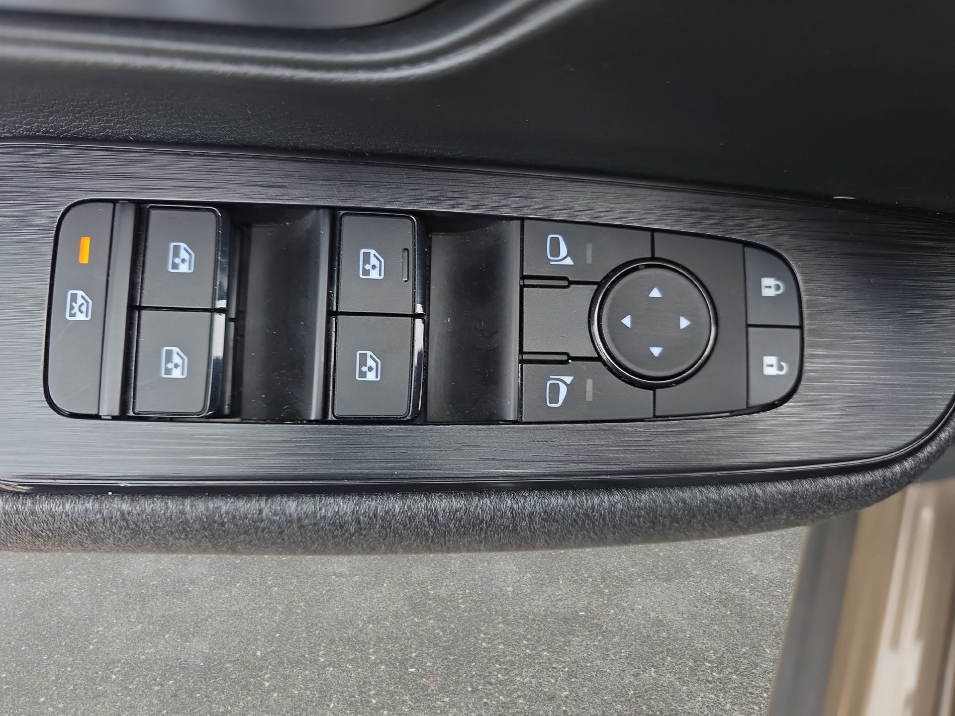 Certified 2025 Nissan Kicks SV FWD image 26