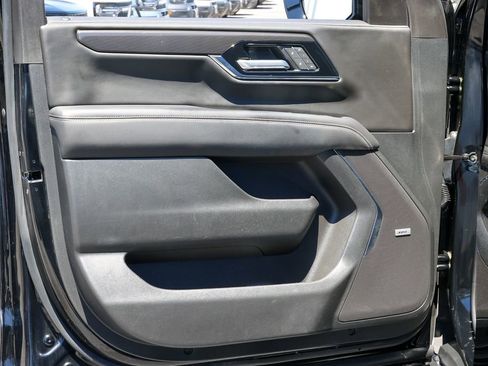 Used 2025 GMC Yukon Elevation w/ LPO, Floor Liner Package AWD/4WD image 4