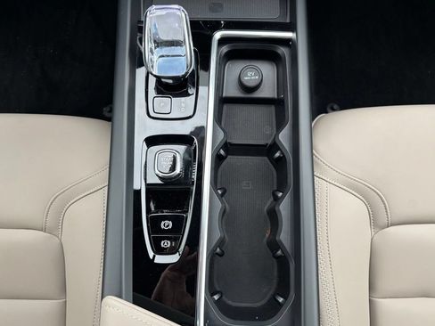 Certified 2026 Volvo XC60 B5 Plus w/ Protection Package Premier AWD/4WD image 31