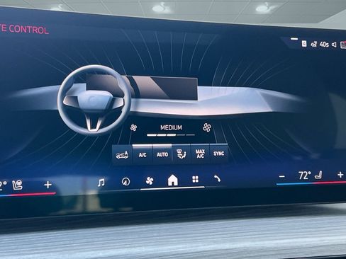 Used 2025 BMW i4 eDrive40 w/ Premium Package image 23