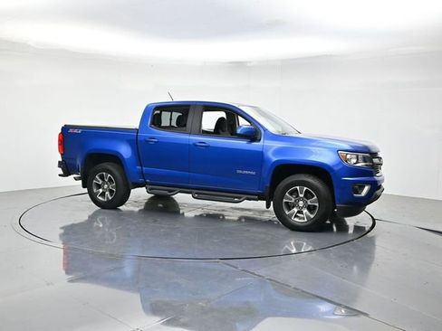 Used 2019 Chevrolet Colorado Z71 AWD/4WD image 3