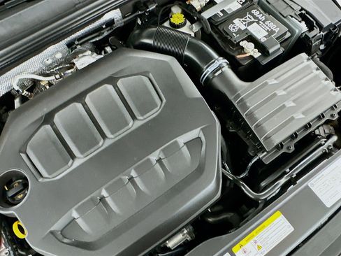 Used 2024 Volkswagen Golf R AWD/4WD image 33