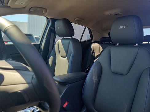 New 2026 Buick Encore GX Sport Touring w/ Advanced Technology Package AWD/4WD image 17