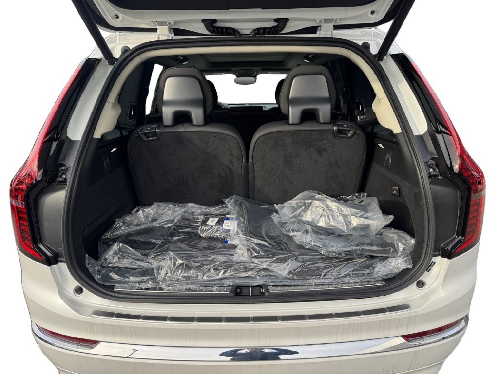 New 2027 Volvo XC90 T8 Plus AWD/4WD image 6