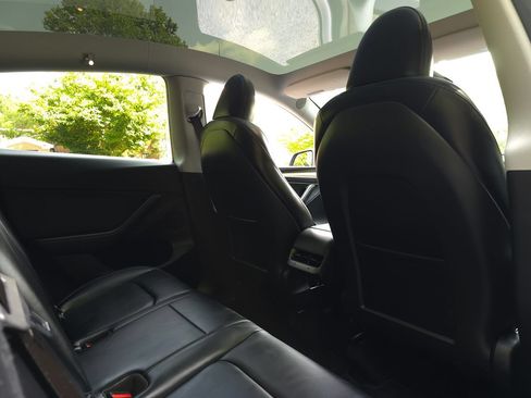 Used 2025 Tesla Model Y Long Range RWD image 20