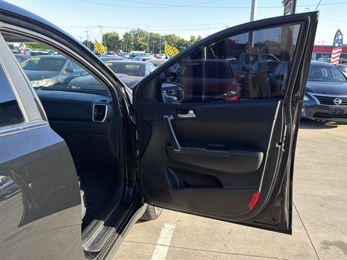 Used 2020 Kia Sportage LX FWD image 23