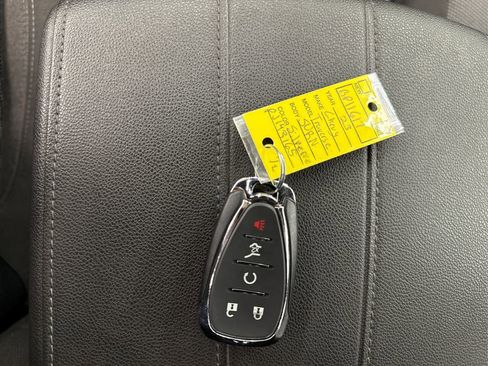 Used 2023 Chevrolet Traverse LT image 39