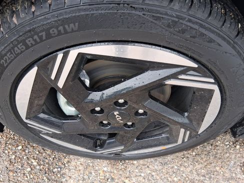 Used 2025 Kia K4 EX image 13