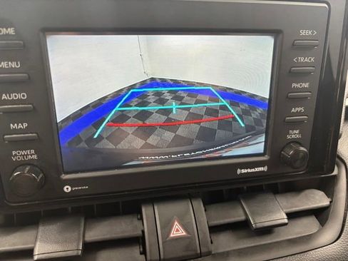 Used 2022 Toyota RAV4 LE FWD image 4