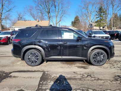 New 2026 Nissan Pathfinder SL w/ SL Premium Package