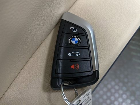 New 2026 BMW 330i xDrive Sedan w/ Premium Package AWD/4WD image 33