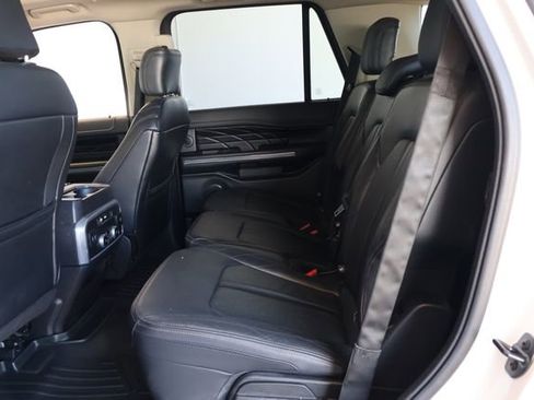 Used 2019 Ford Expedition Platinum RWD image 16