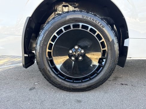 Certified 2025 Ford Maverick Lobo image 36