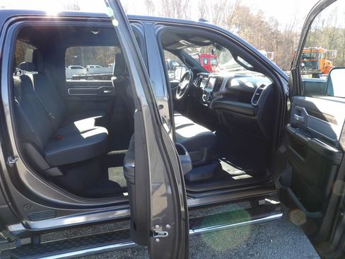 Used 2022 RAM 3500 Big Horn image 19