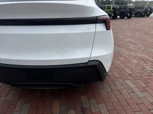 Used 2026 Tesla Model Y 2WD image 12