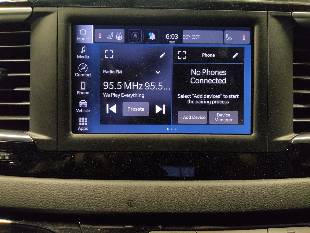Used 2023 Chrysler Voyager LX FWD image 25