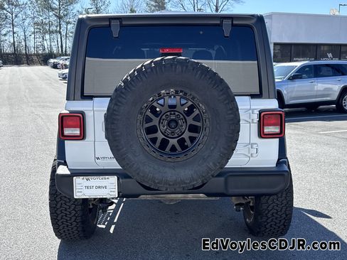 Used 2023 Jeep Wrangler Sport S image 4