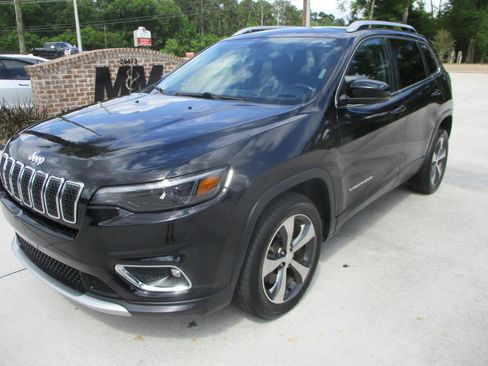 Used 2019 Jeep Cherokee Limited image 12