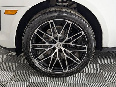 New 2026 Porsche Macan image 11