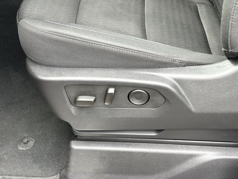 Used 2025 Chevrolet Silverado 1500 LT AWD/4WD image 14