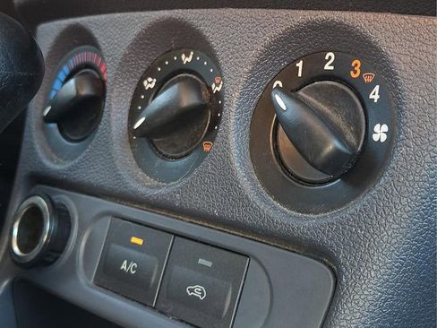 Used 2011 Ford Transit Connect XLT image 21