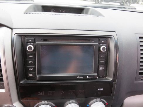 Used 2015 Toyota Sequoia Limited AWD/4WD image 18