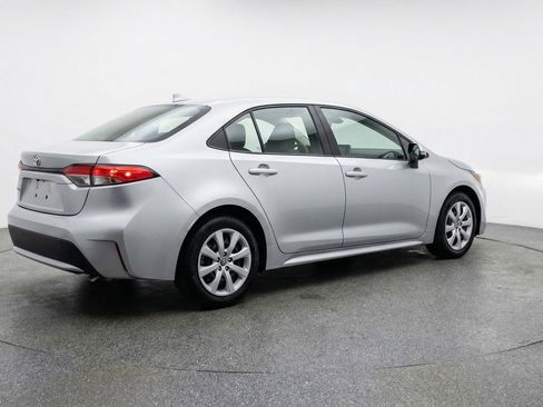 Used 2025 Toyota Corolla LE FWD image 9