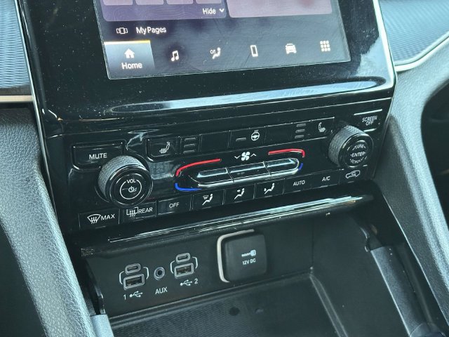 Used 2023 Jeep Grand Cherokee Altitude AWD/4WD image 16