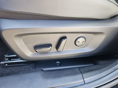 New 2025 Mitsubishi Outlander SE image 9