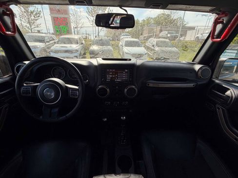 Used 2020 Chevrolet Trax LT w/ LT Convenience Package image 12