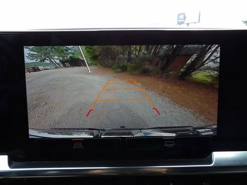 Used 2025 GMC Sierra 1500 SLT image 27