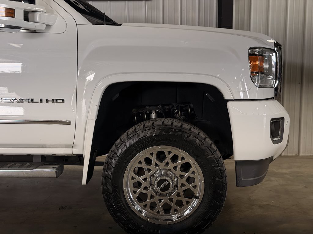 Used 2016 GMC Sierra 2500 Denali w/ Driver Alert Package AWD/4WD image 21