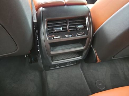 Used 2024 BMW X5 xDrive40i w/ Premium Package AWD/4WD image 11