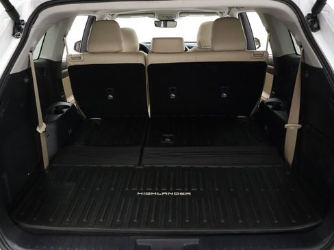 Used 2024 Toyota Highlander Limited image 22