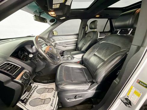 Used 2016 Ford Explorer XLT w/ Equipment Group 202A AWD/4WD image 19