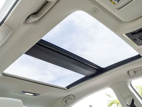 Used 2024 Lexus ES 350 Luxury image 13