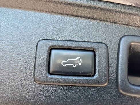 Used 2015 Subaru Forester 2.5i Touring w/ Eyesight & Navigation System image 26