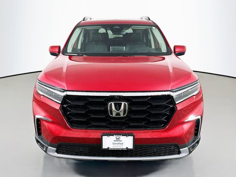 Used 2025 Honda Pilot Elite image 2