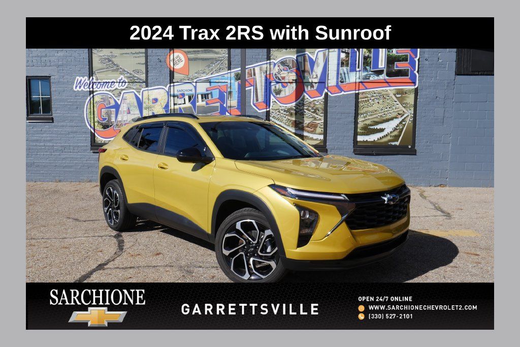 Used 2024 Chevrolet Trax RS w/ Sunroof Package FWD image 1