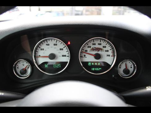 Used 2018 Jeep Wrangler Rubicon AWD/4WD image 10