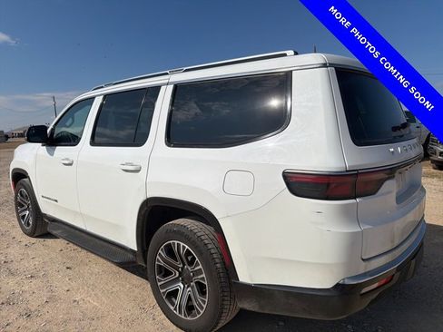 Used 2024 Jeep Wagoneer Series II w/ Flexible Seating Group image 10