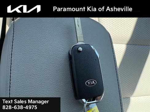 Used 2020 Kia Soul LX FWD image 28