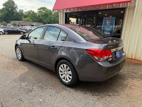 Used 2011 Chevrolet Cruze LS w/ Connectivity Package FWD image 6