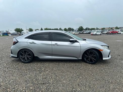 Used 2018 Honda Civic Sport image 11