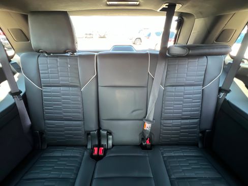 Used 2025 Cadillac Escalade Sport Platinum w/ LPO, ONYX Package AWD/4WD image 23