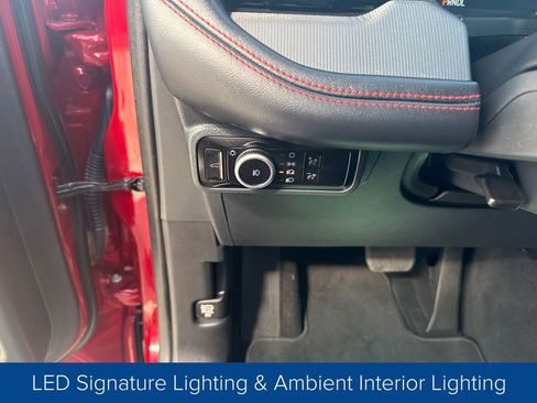 Used 2025 Ford Explorer ST-Line w/ Premium Package RWD image 12