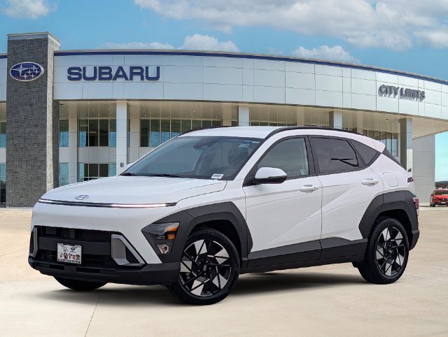 Used 2025 Hyundai Kona SEL FWD image 1