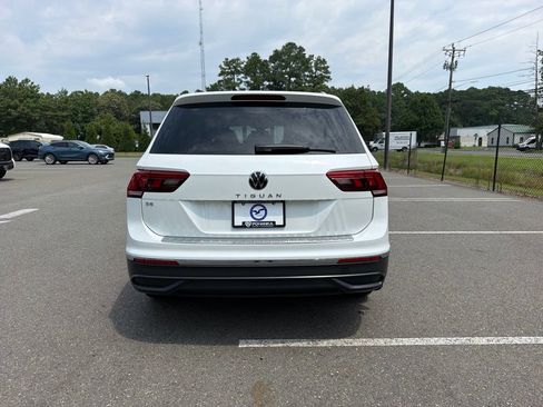 Used 2023 Volkswagen Tiguan SE w/ Panoramic Sunroof Package FWD image 10